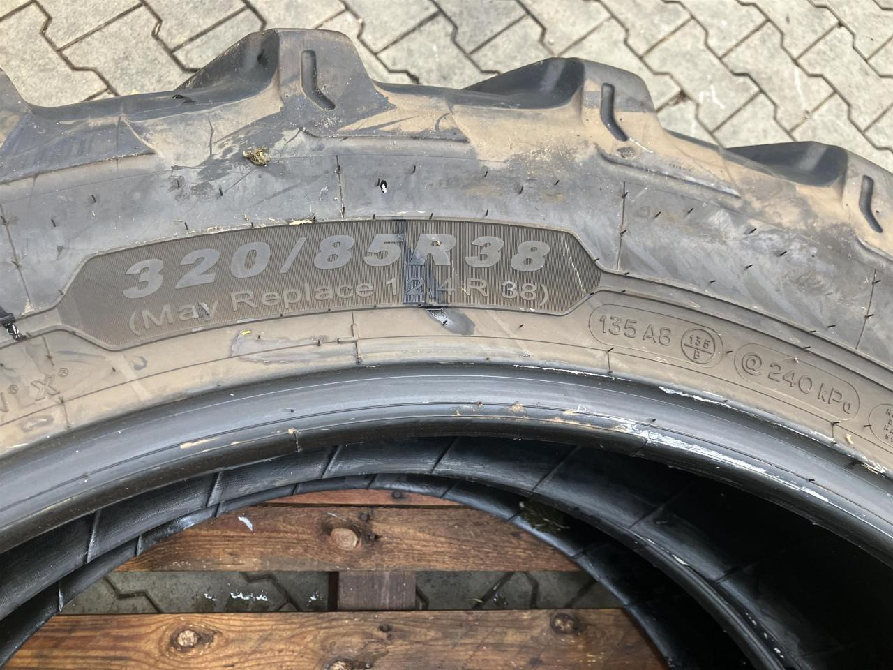 Michelin 320/85R38 - Pneumatico per Macchina agricola: foto 4 Michelin 320/85R38 - Pneumatico per Macchina agricola: foto 4