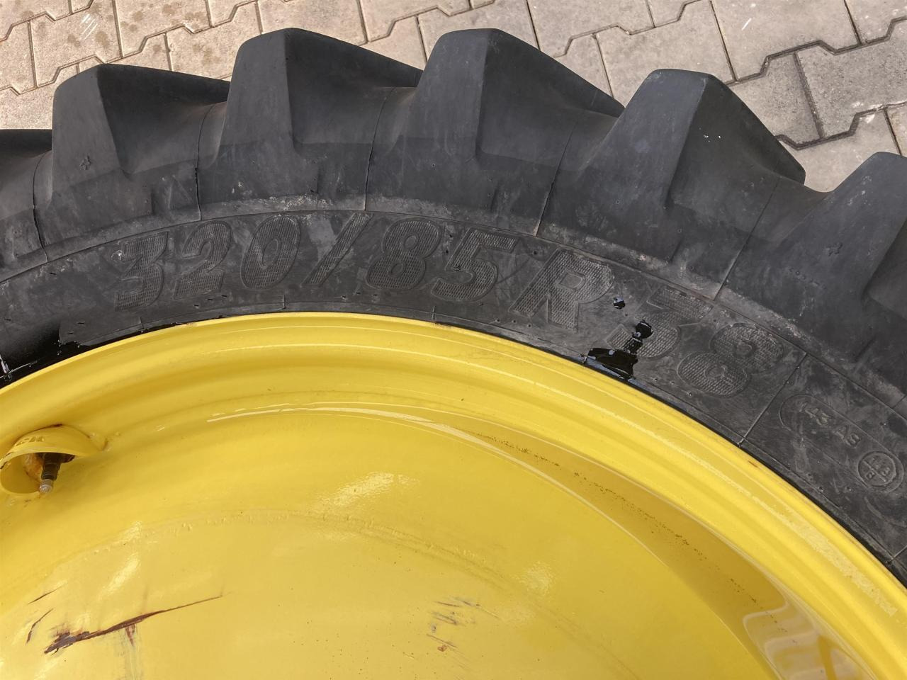 Michelin 320/85R38 - Pneumatico per Macchina agricola: foto 3 Michelin 320/85R38 - Pneumatico per Macchina agricola: foto 3