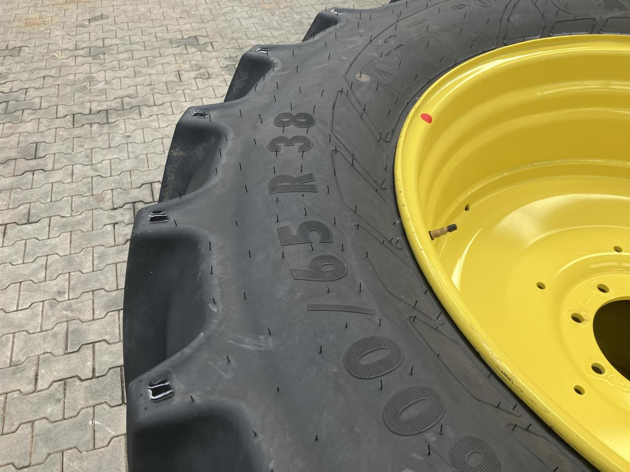 Mitas 600/65R38 - Pneumatico per Macchina agricola: foto 2 Mitas 600/65R38 - Pneumatico per Macchina agricola: foto 2