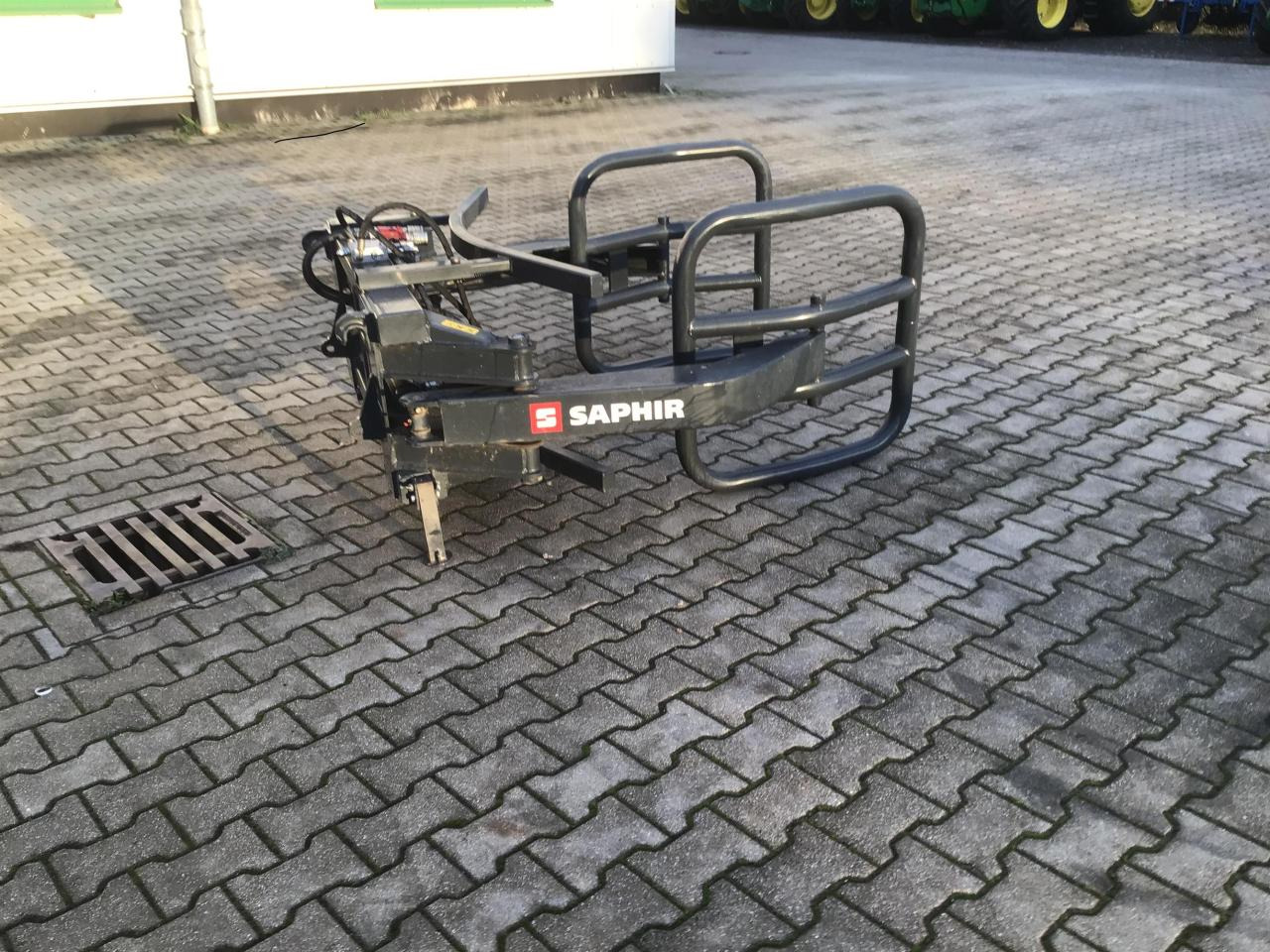 Saphir Folienballenzange FBZ - Caricatore frontale per trattori: foto 2 Saphir Folienballenzange FBZ - Caricatore frontale per trattori: foto 2