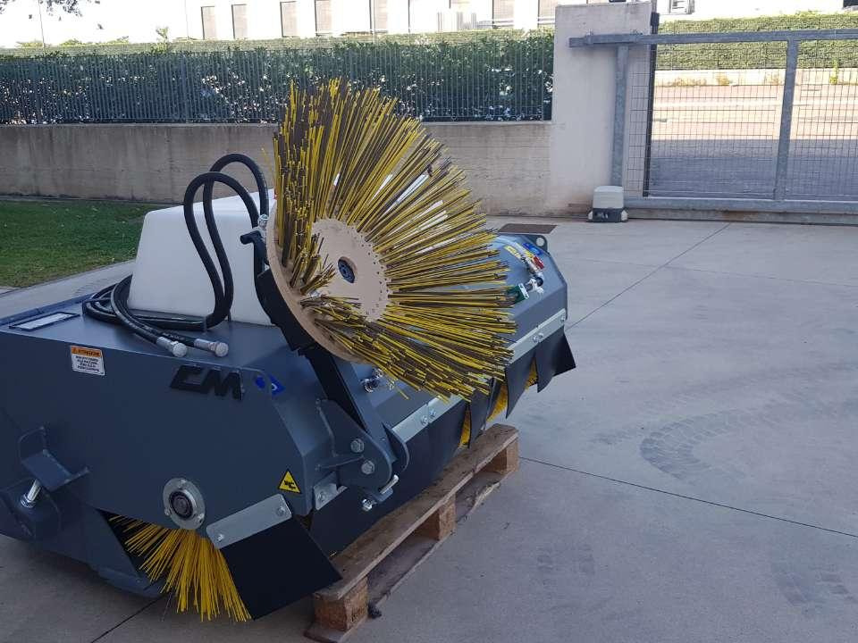 CM Crusher CBS 175 HD Sweeping Bucket - Spazzola per Minipala: foto 3 CM Crusher CBS 175 HD Sweeping Bucket - Spazzola per Minipala: foto 3