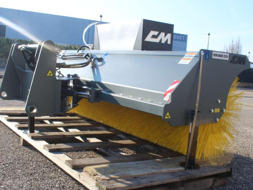 CM Crusher CSA 225 Angle Sweeper - Spazzola per Minipala: foto 2 CM Crusher CSA 225 Angle Sweeper - Spazzola per Minipala: foto 2