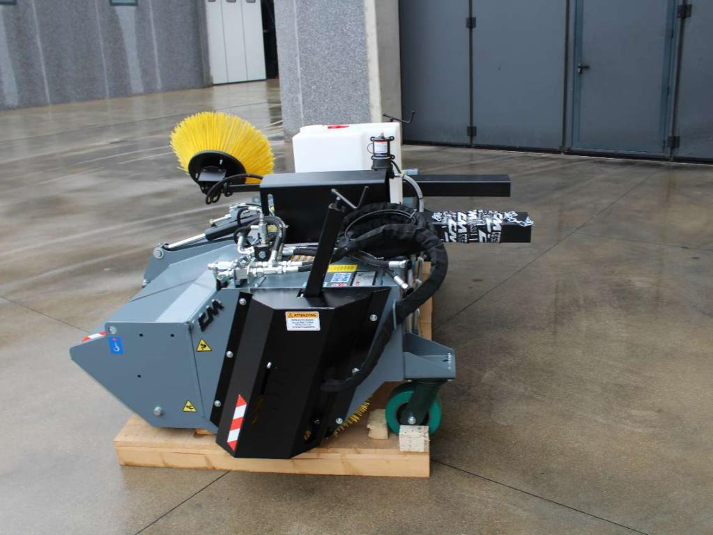 CM Crusher CSI 200 Sweeping Bucket - Spazzola per Minipala: foto 3 CM Crusher CSI 200 Sweeping Bucket - Spazzola per Minipala: foto 3