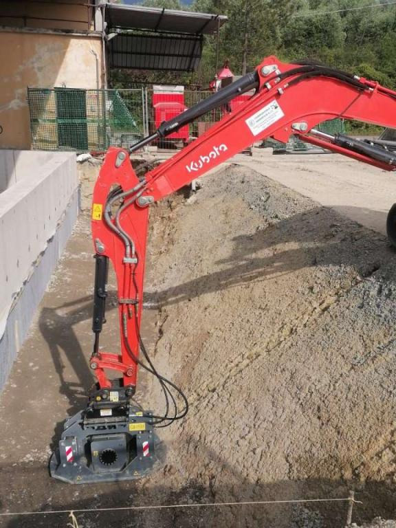 CM Crusher PV 20.40 Vibrating Plate - Piastra vibrante, Attrezzatura: foto 3 CM Crusher PV 20.40 Vibrating Plate - Piastra vibrante, Attrezzatura: foto 3