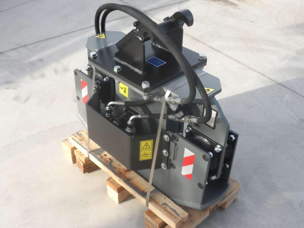 CM Crusher PV 20.40 Vibrating Plate - Piastra vibrante, Attrezzatura: foto 1 CM Crusher PV 20.40 Vibrating Plate - Piastra vibrante, Attrezzatura: foto 1