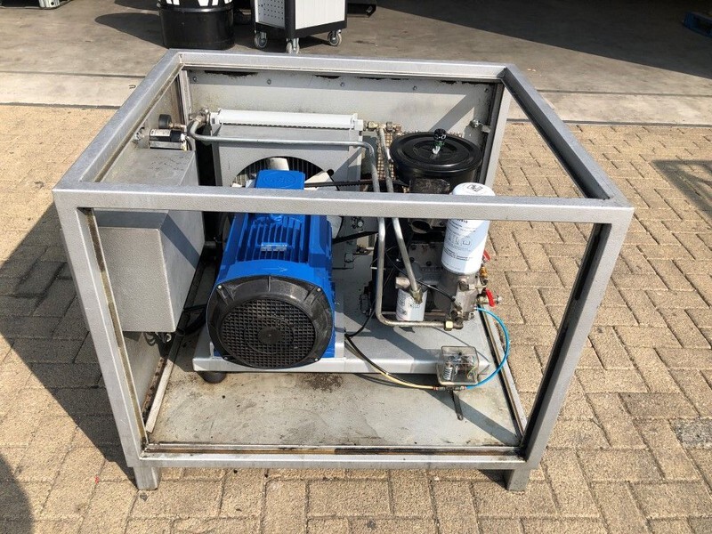 Creemers RCN 15-61 15 kW 1660 Liter/min 15 bar schroefcompressor - Compressore d'aria: foto 2 Creemers RCN 15-61 15 kW 1660 Liter/min 15 bar schroefcompressor - Compressore d'aria: foto 2