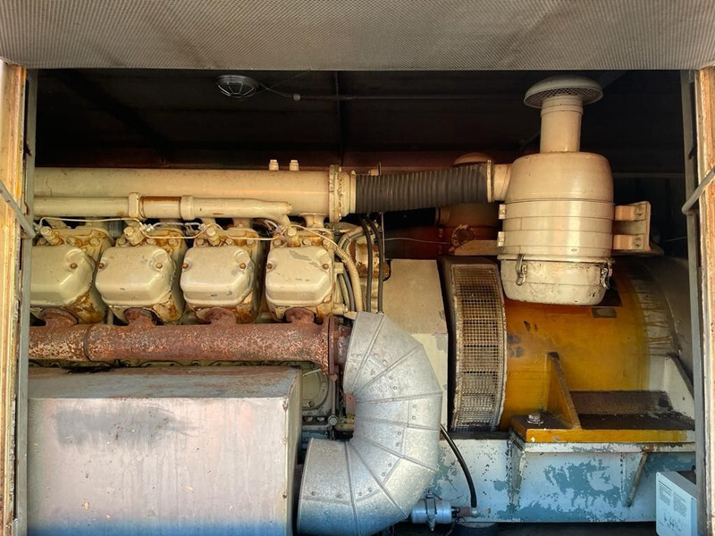 Deutz F12M 716 Bredenoord AEG 250 kVA Silent generatorset op aanhanger - Gruppo elettrogeno: foto 5 Deutz F12M 716 Bredenoord AEG 250 kVA Silent generatorset op aanhanger - Gruppo elettrogeno: foto 5
