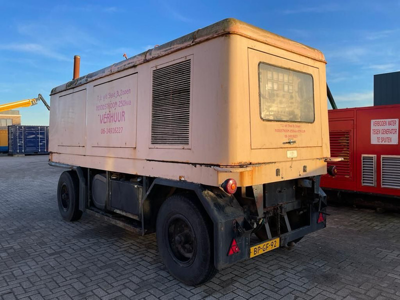 Deutz F12M 716 Bredenoord AEG 250 kVA Silent generatorset op aanhanger - Gruppo elettrogeno: foto 1 Deutz F12M 716 Bredenoord AEG 250 kVA Silent generatorset op aanhanger - Gruppo elettrogeno: foto 1