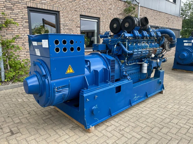 Deutz Gasset 800 / 1110 kVA Stamford generatorset - Gruppo elettrogeno: foto 1 Deutz Gasset 800 / 1110 kVA Stamford generatorset - Gruppo elettrogeno: foto 1