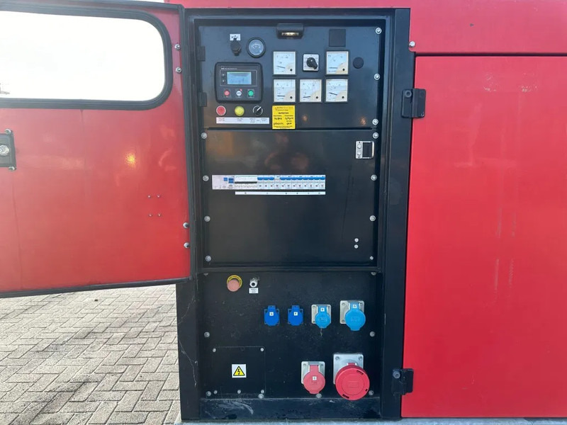 Europower EPUS44TDE Kubota Leroy Somer 44 kVA Supersilent Rental generatorset - Gruppo elettrogeno: foto 2 Europower EPUS44TDE Kubota Leroy Somer 44 kVA Supersilent Rental generatorset - Gruppo elettrogeno: foto 2