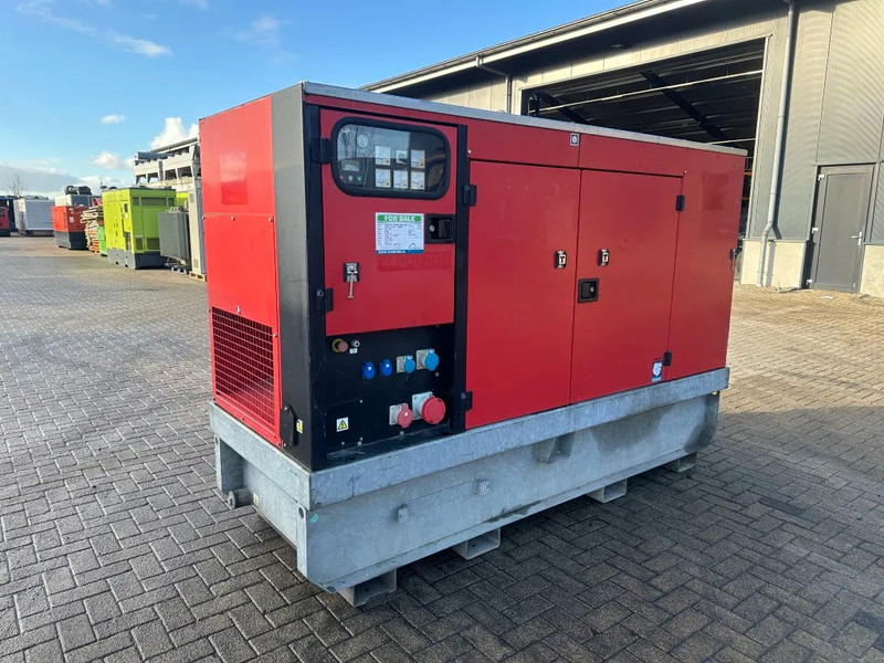 Europower EPUS44TDE Kubota Leroy Somer 44 kVA Supersilent Rental generatorset - Gruppo elettrogeno: foto 3 Europower EPUS44TDE Kubota Leroy Somer 44 kVA Supersilent Rental generatorset - Gruppo elettrogeno: foto 3