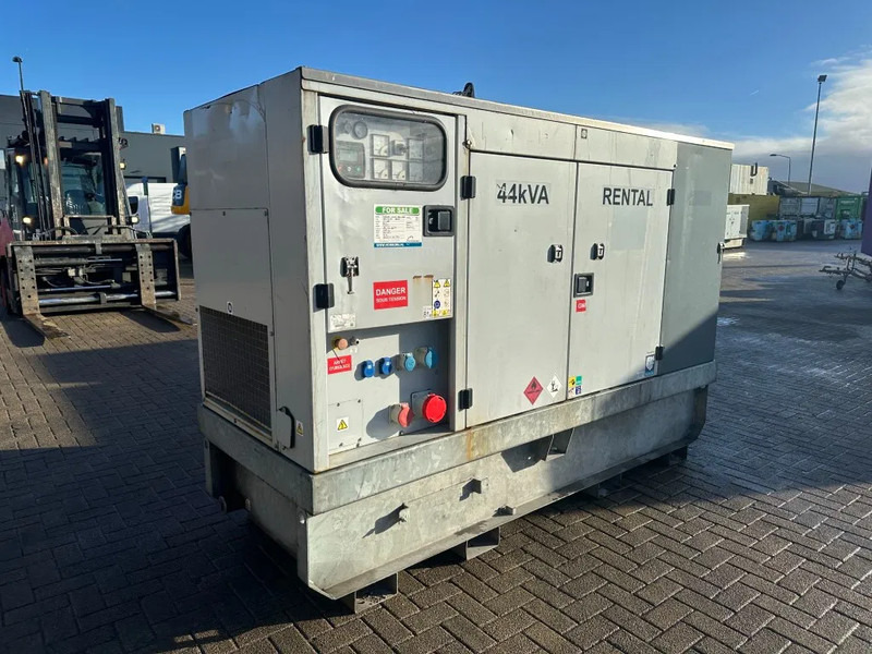 Europower EPUS44TDE Kubota leroy Somer 44 kVA Supersilent Rental generatorset - Gruppo elettrogeno: foto 3 Europower EPUS44TDE Kubota leroy Somer 44 kVA Supersilent Rental generatorset - Gruppo elettrogeno: foto 3