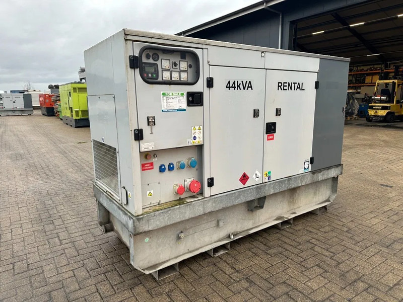 Europower EPUS44TDE Kubota leroy Somer 44 kVA Supersilent Rental generatorset - Gruppo elettrogeno: foto 4 Europower EPUS44TDE Kubota leroy Somer 44 kVA Supersilent Rental generatorset - Gruppo elettrogeno: foto 4