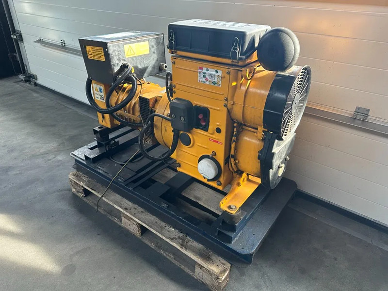 Hatz 2M41 15 kVA generatorset - Gruppo elettrogeno: foto 4 Hatz 2M41 15 kVA generatorset - Gruppo elettrogeno: foto 4