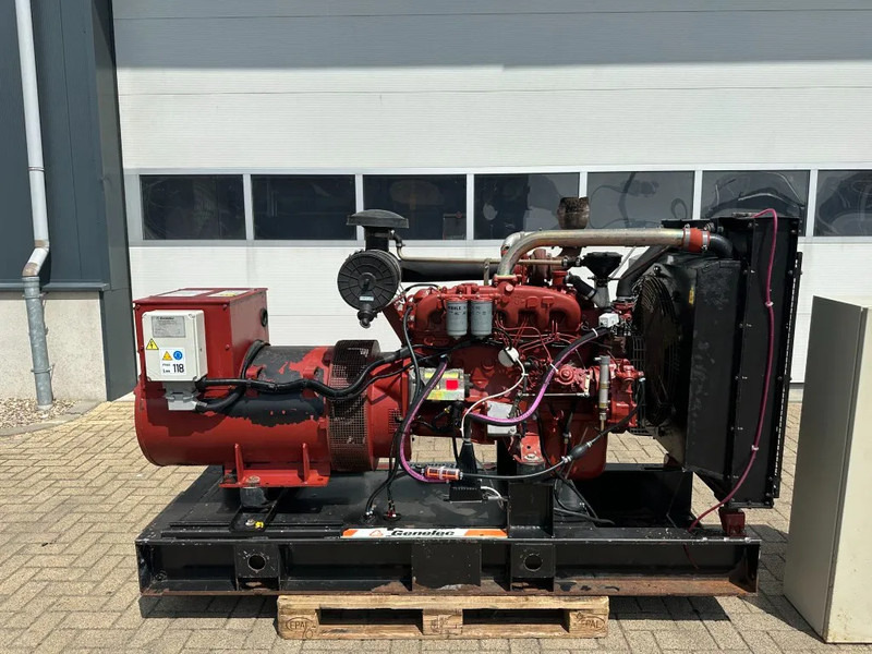 Iveco 8061 Marelli 150 kVA noodstroom generatorset ATS automatische netovername - Gruppo elettrogeno: foto 5 Iveco 8061 Marelli 150 kVA noodstroom generatorset ATS automatische netovername - Gruppo elettrogeno: foto 5