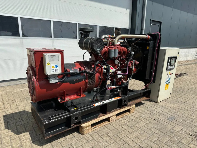 Iveco 8061 Marelli 150 kVA noodstroom generatorset ATS automatische netovername - Gruppo elettrogeno: foto 2 Iveco 8061 Marelli 150 kVA noodstroom generatorset ATS automatische netovername - Gruppo elettrogeno: foto 2