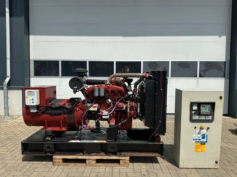 Iveco 8061 Marelli 150 kVA noodstroom generatorset ATS automatische netovername - Gruppo elettrogeno: foto 1 Iveco 8061 Marelli 150 kVA noodstroom generatorset ATS automatische netovername - Gruppo elettrogeno: foto 1