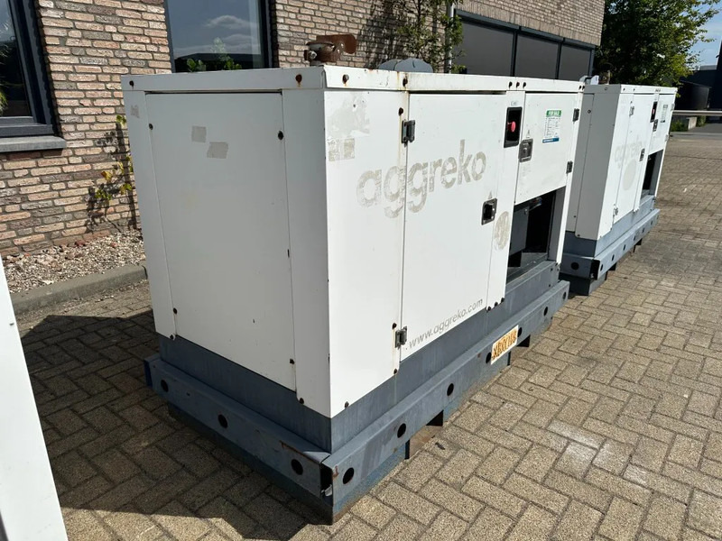 Iveco FPT F32 AM1A Leroy Somer 32 kVA Silent generatorset 129 hours ! - Gruppo elettrogeno: foto 4 Iveco FPT F32 AM1A Leroy Somer 32 kVA Silent generatorset 129 hours ! - Gruppo elettrogeno: foto 4