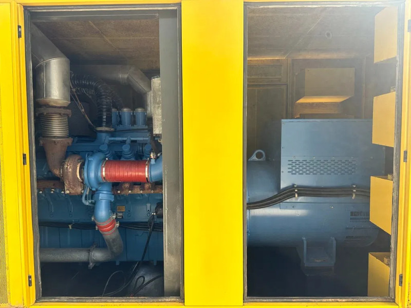 MTU 16V 2000 Leroy Somer 1125 kVA Silent generatorset - Gruppo elettrogeno: foto 2 MTU 16V 2000 Leroy Somer 1125 kVA Silent generatorset - Gruppo elettrogeno: foto 2