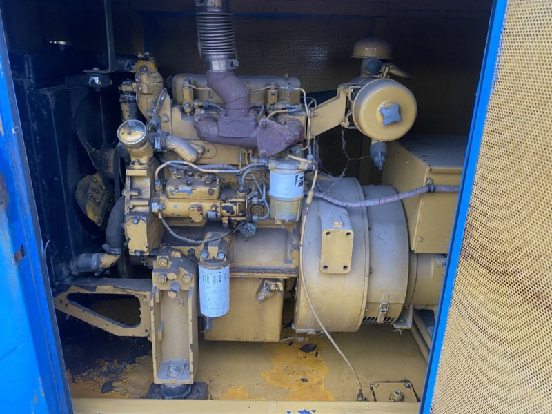 Perkins Stamford 16 kVA Silent generatorset - Gruppo elettrogeno: foto 3 Perkins Stamford 16 kVA Silent generatorset - Gruppo elettrogeno: foto 3