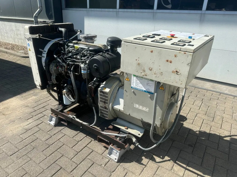 Perkins T4.236 Stamford 60 kVA generatorset 645 hours ! - Gruppo elettrogeno: foto 2 Perkins T4.236 Stamford 60 kVA generatorset 645 hours ! - Gruppo elettrogeno: foto 2