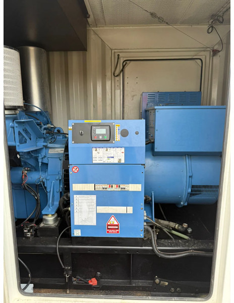 SDMO MTU 12V 2000 Leroy Somer 910 kVA Silent generatorset in 20 ft container - Gruppo elettrogeno: foto 2 SDMO MTU 12V 2000 Leroy Somer 910 kVA Silent generatorset in 20 ft container - Gruppo elettrogeno: foto 2