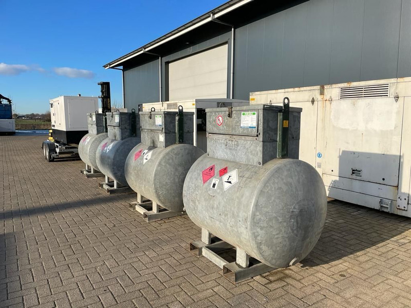 Dieseltank Rietberg 1000 liter Dieseltank Gegalvaniseerd IBC met keuring ! - Serbatoio di stoccaggio: foto 4 Dieseltank Rietberg 1000 liter Dieseltank Gegalvaniseerd IBC met keuring ! - Serbatoio di stoccaggio: foto 4