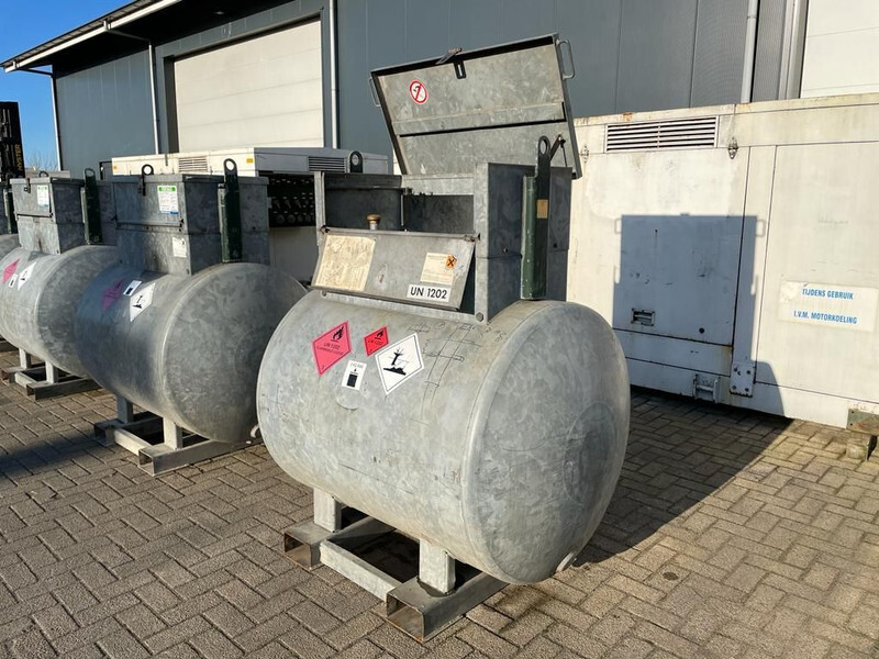 Dieseltank Rietberg 1000 liter Dieseltank Gegalvaniseerd IBC met keuring ! - Serbatoio di stoccaggio: foto 2 Dieseltank Rietberg 1000 liter Dieseltank Gegalvaniseerd IBC met keuring ! - Serbatoio di stoccaggio: foto 2