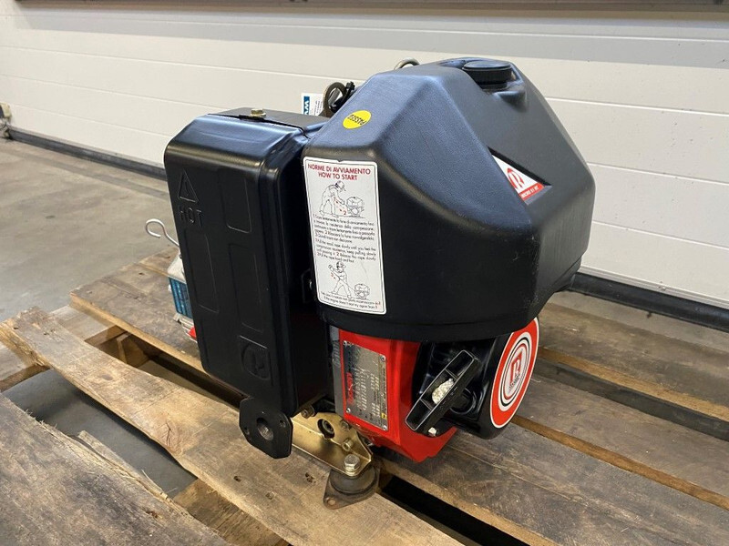 Motore nuovo ruggerini MICR051 HT Twindisc 16 PK Marine motor met keerkoppeling: foto 10 Motore nuovo ruggerini MICR051 HT Twindisc 16 PK Marine motor met keerkoppeling: foto 10