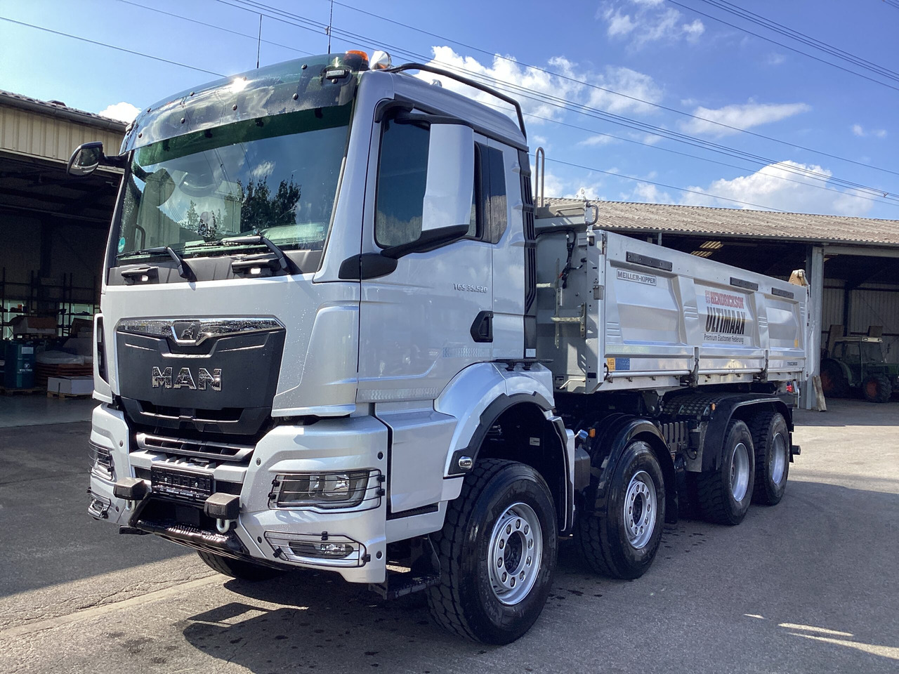 MAN TGS 35.520 8×4 BB Hendrickson - Autocarro ribaltabile: foto 1 MAN TGS 35.520 8×4 BB Hendrickson - Autocarro ribaltabile: foto 1