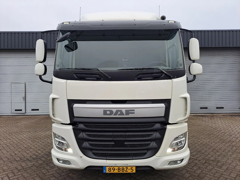 DAF CF NL TREKKER, MANUEL GEAR, LOW KM - Trattore stradale: foto 2 DAF CF NL TREKKER, MANUEL GEAR, LOW KM - Trattore stradale: foto 2
