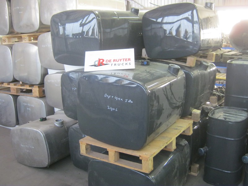 DAF Brandstoftanks voor CF en XF (staal) - Serbatoio carburante per Camion: foto 1 DAF Brandstoftanks voor CF en XF (staal) - Serbatoio carburante per Camion: foto 1