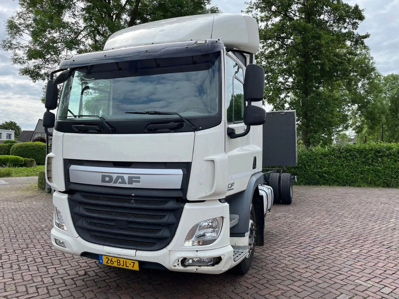 DAF CF 260 CF 260 FA CHASSIS CABINE EURO 6 - Autocarro telaio: foto 2 DAF CF 260 CF 260 FA CHASSIS CABINE EURO 6 - Autocarro telaio: foto 2