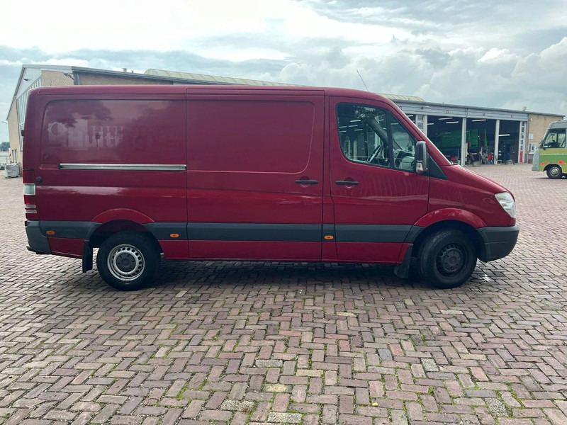 Mercedes-Benz Sprinter 313 CDI L2H1 - Furgone chiuso: foto 4 Mercedes-Benz Sprinter 313 CDI L2H1 - Furgone chiuso: foto 4
