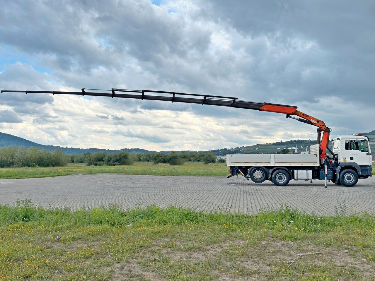 MAN TGA 26.430 Pritsche 5,50m + KRAN+ FUNK/6-4H2 MAN TGA 26.430 * PK 23002 + FUNK/6-4H2 - Camion con gru: foto 5 MAN TGA 26.430 Pritsche 5,50m + KRAN+ FUNK/6-4H2 MAN TGA 26.430 * PK 23002 + FUNK/6-4H2 - Camion con gru: foto 5