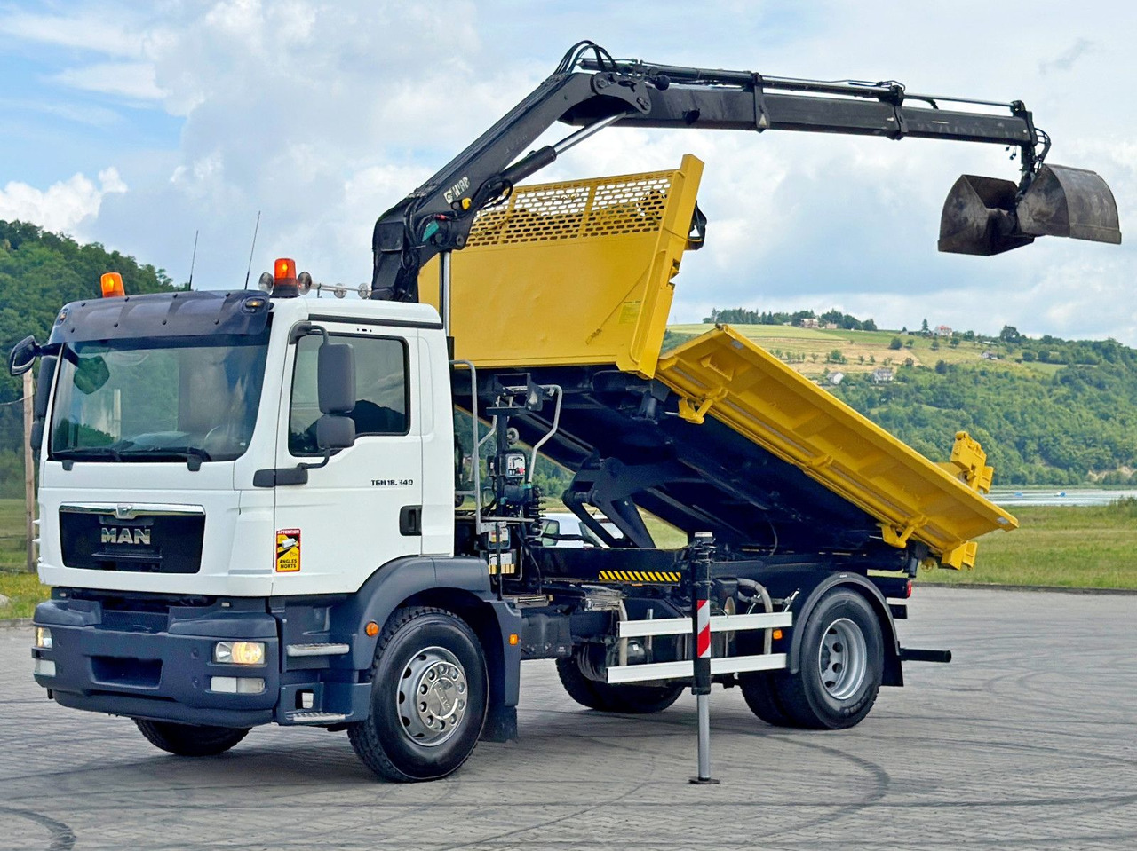 MAN TGM 18.340* KIPPER 4,05m*HIAB 111 B-2 HIDUO/FUNK - Autocarro ribaltabile, Camion con gru: foto 3 MAN TGM 18.340* KIPPER 4,05m*HIAB 111 B-2 HIDUO/FUNK - Autocarro ribaltabile, Camion con gru: foto 3