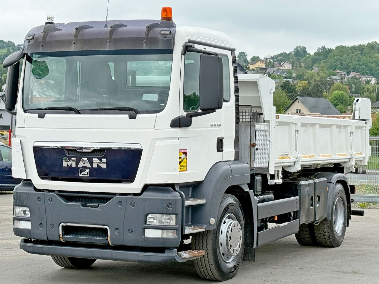 Autocarro ribaltabile, Camion con gru MAN TGS 18.320 * KIPPER 4,95m + BORDMATIC*TOPZUSTAND: foto 6 Autocarro ribaltabile, Camion con gru MAN TGS 18.320 * KIPPER 4,95m + BORDMATIC*TOPZUSTAND: foto 6