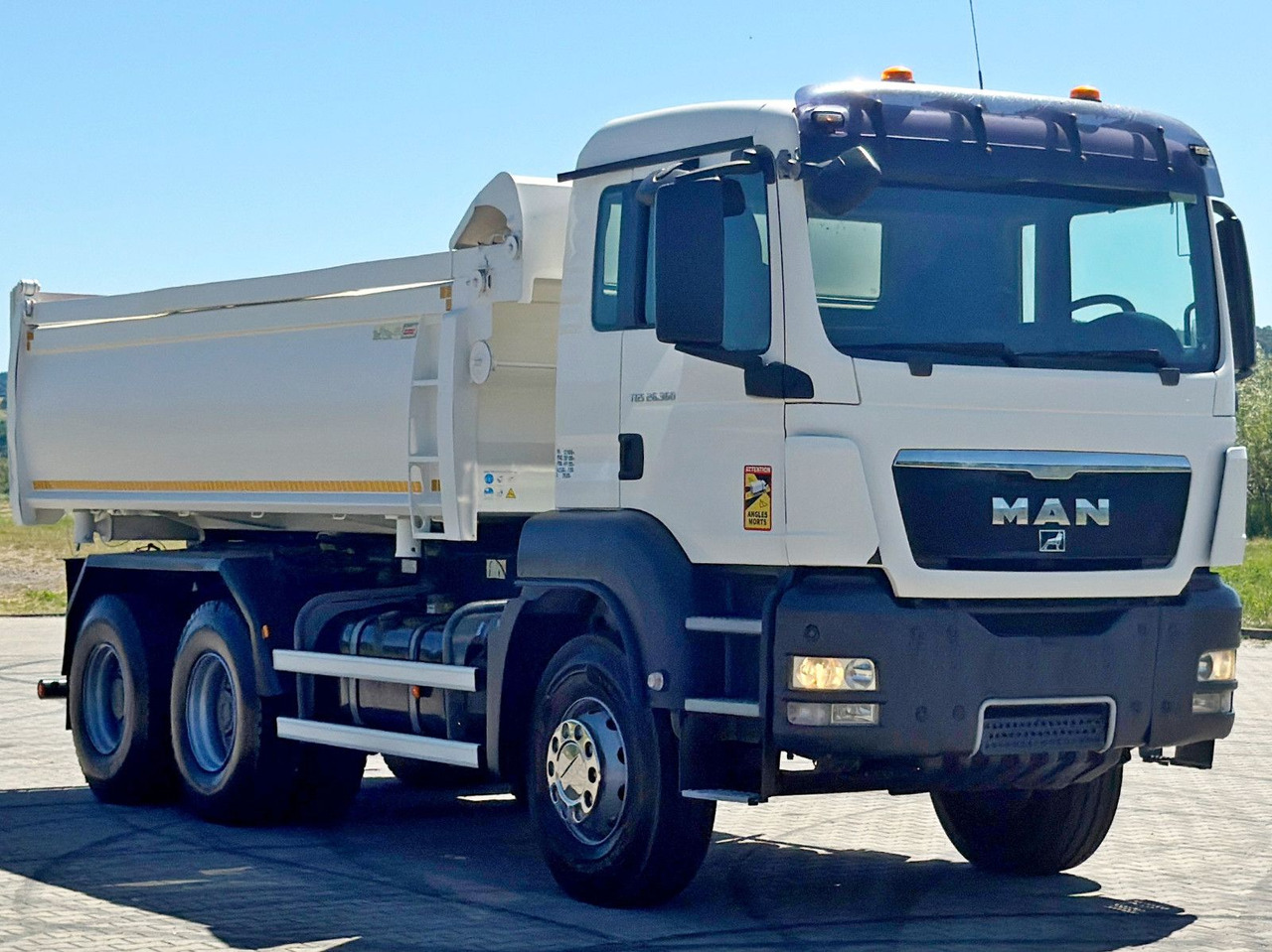 MAN TGS 26.360 Kipper 5,20 m + BORDMATIC / 6x4 - Autocarro ribaltabile, Camion con gru: foto 4 MAN TGS 26.360 Kipper 5,20 m + BORDMATIC / 6x4 - Autocarro ribaltabile, Camion con gru: foto 4