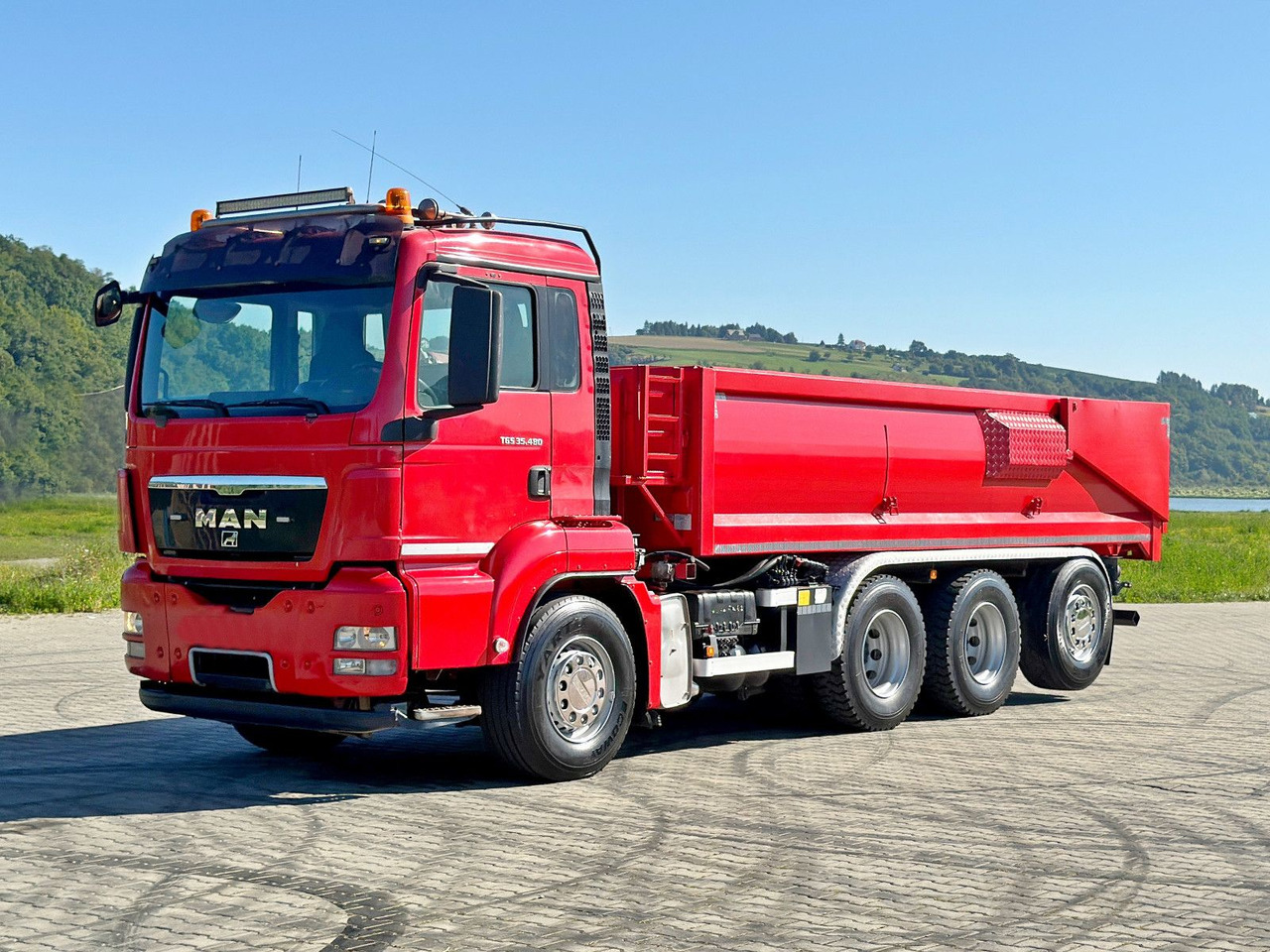 MAN TGS 35.480 * KIPPER 6,30 m * 8x4 - Autocarro ribaltabile: foto 1 MAN TGS 35.480 * KIPPER 6,30 m * 8x4 - Autocarro ribaltabile: foto 1