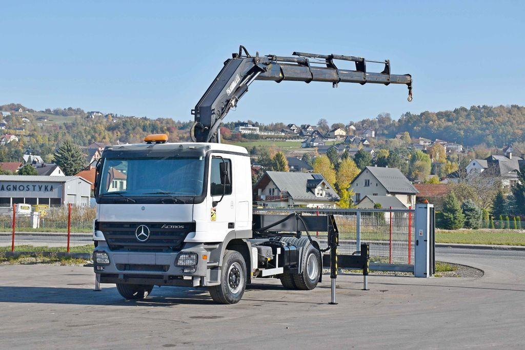Mercedes-Benz ACTROS 1844 * Sattelzugmaschine *HIAB 330-5/FUNK Mercedes-Benz ACTROS 1844 * Sattelzugmaschine *HIAB 330-5/FUNK - Camion con gru, Trattore stradale: foto 2 Mercedes-Benz ACTROS 1844 * Sattelzugmaschine *HIAB 330-5/FUNK Mercedes-Benz ACTROS 1844 * Sattelzugmaschine *HIAB 330-5/FUNK - Camion con gru, Trattore stradale: foto 2