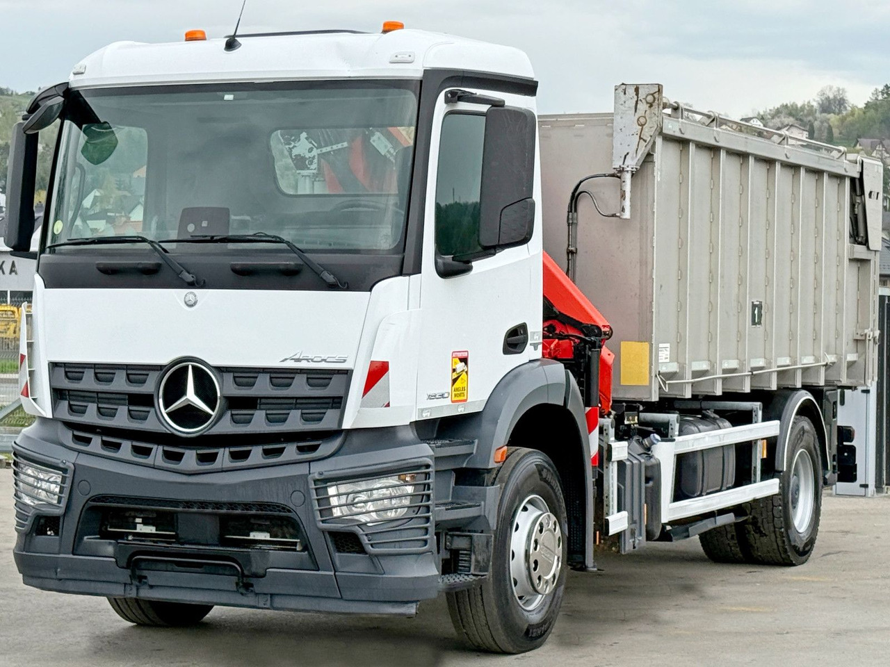 Mercedes-Benz AROCS 1830* KIPPER 5,00m * PK 7.501 SLD A + FUNK - Autocarro ribaltabile, Camion con gru: foto 3 Mercedes-Benz AROCS 1830* KIPPER 5,00m * PK 7.501 SLD A + FUNK - Autocarro ribaltabile, Camion con gru: foto 3