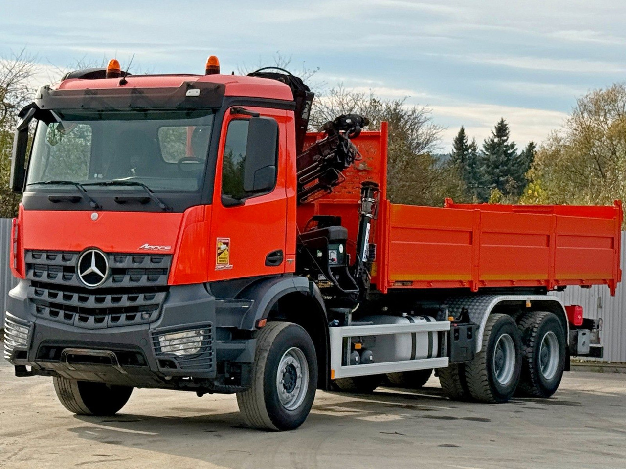 Mercedes-Benz AROCS 2640 *HIAB 144 BS - 3/FUNK  + * 6x4 - Autocarro ribaltabile, Camion con gru: foto 4 Mercedes-Benz AROCS 2640 *HIAB 144 BS - 3/FUNK  + * 6x4 - Autocarro ribaltabile, Camion con gru: foto 4
