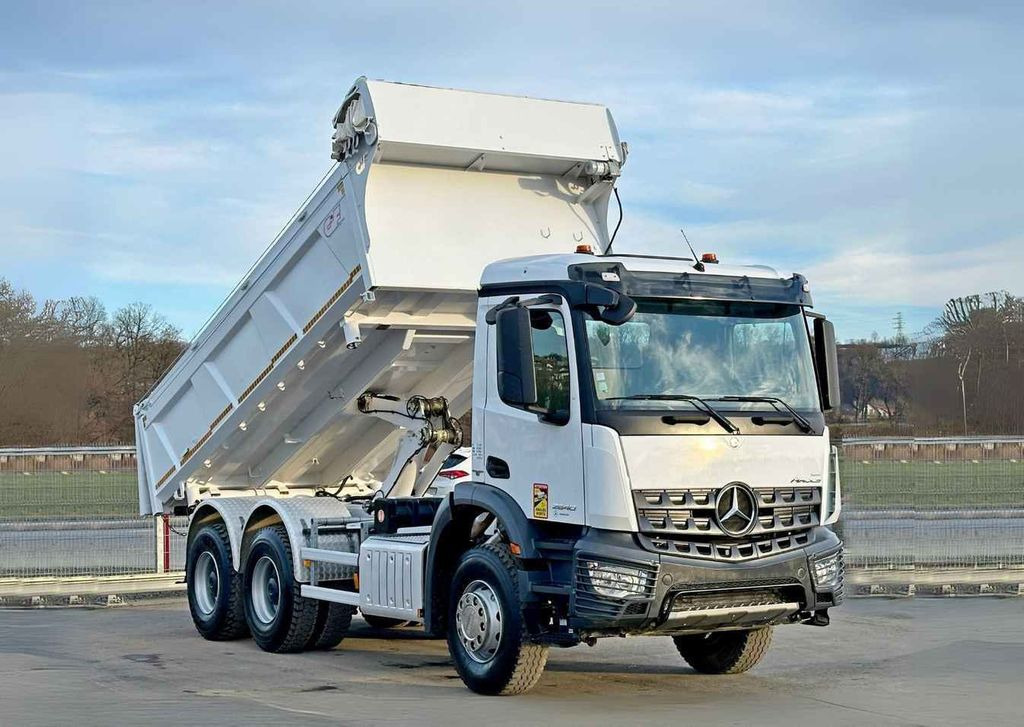 Mercedes-Benz AROCS 3240* KIPPER 5,10 + BORDMATIC / 6x4 Mercedes-Benz AROCS 2640* KIPPER 5,10 + BORDMATIC / 6x4 - Autocarro ribaltabile: foto 1 Mercedes-Benz AROCS 3240* KIPPER 5,10 + BORDMATIC / 6x4 Mercedes-Benz AROCS 2640* KIPPER 5,10 + BORDMATIC / 6x4 - Autocarro ribaltabile: foto 1