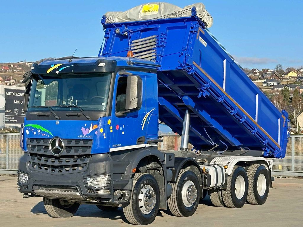 Mercedes-Benz AROCS 3243 * KIPPER 5,70 m * 8x4 * TOPZUSTAND - Autocarro ribaltabile, Camion con gru: foto 4 Mercedes-Benz AROCS 3243 * KIPPER 5,70 m * 8x4 * TOPZUSTAND - Autocarro ribaltabile, Camion con gru: foto 4