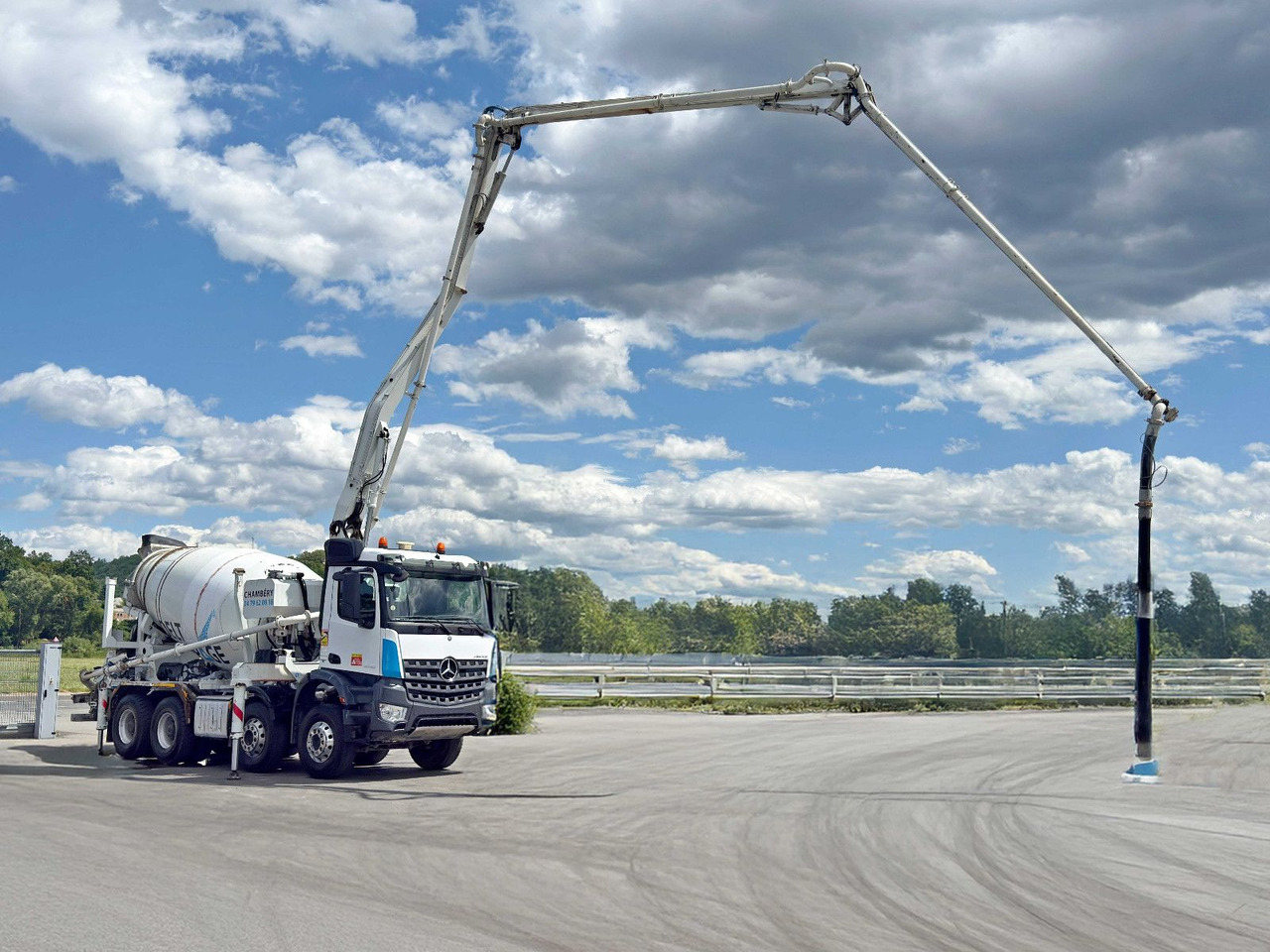 Mercedes-Benz AROCS 3743 * Betonpumpe + FUNK * 8x4 * TOP - Pompa autocarrata: foto 3 Mercedes-Benz AROCS 3743 * Betonpumpe + FUNK * 8x4 * TOP - Pompa autocarrata: foto 3