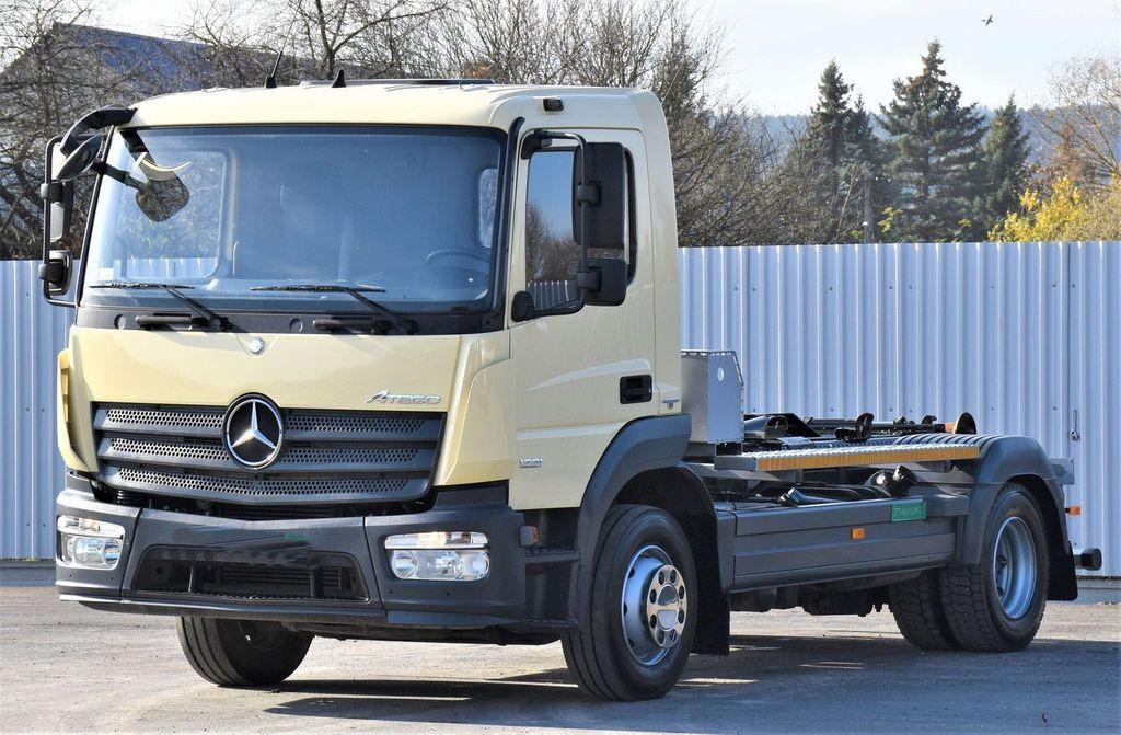 Mercedes-Benz ATEGO 1221 * ABROLLKIPPER * TOPZUSTAND Mercedes-Benz ATEGO 1221 * ABROLLKIPPER * TOPZUSTAND - Autocarro scarrabile, Camion con gru: foto 4 Mercedes-Benz ATEGO 1221 * ABROLLKIPPER * TOPZUSTAND Mercedes-Benz ATEGO 1221 * ABROLLKIPPER * TOPZUSTAND - Autocarro scarrabile, Camion con gru: foto 4