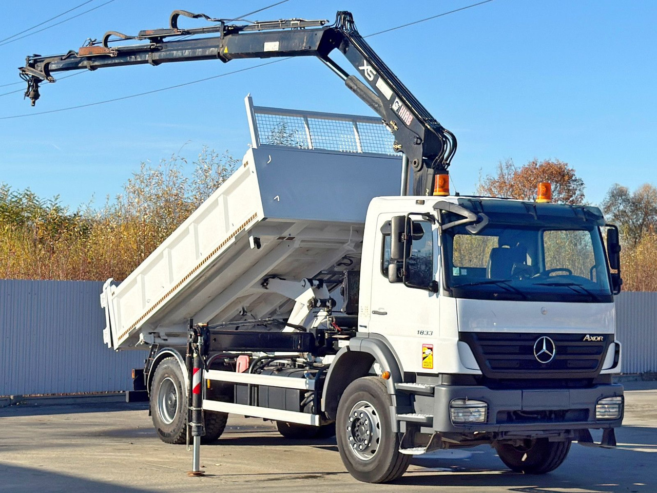 Mercedes-Benz AXOR 1833 * HIAB 144 B - 3 HIDUO + FUNK * TOP - Camion con gru: foto 2 Mercedes-Benz AXOR 1833 * HIAB 144 B - 3 HIDUO + FUNK * TOP - Camion con gru: foto 2