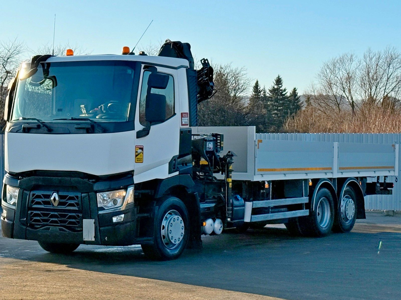 Renault T 380 * HIAB 111 B - 2 HIDUO + FUNK / 6x2! - Camion con gru: foto 4 Renault T 380 * HIAB 111 B - 2 HIDUO + FUNK / 6x2! - Camion con gru: foto 4
