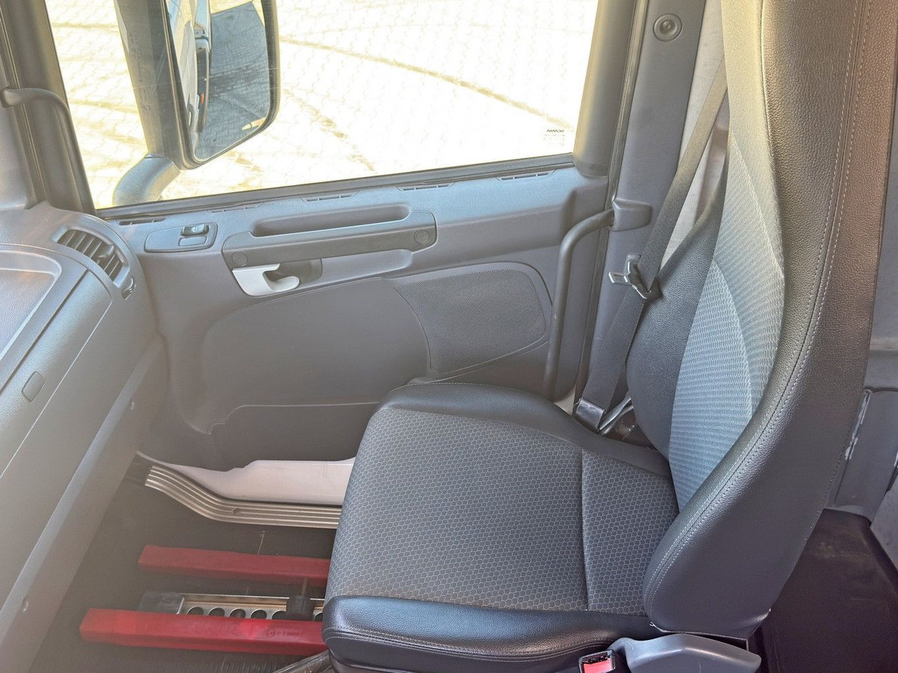 Autocarro ribaltabile Scania G 420 * KIPPER * 8x4 * TOPZUSTAND: foto 9 Autocarro ribaltabile Scania G 420 * KIPPER * 8x4 * TOPZUSTAND: foto 9