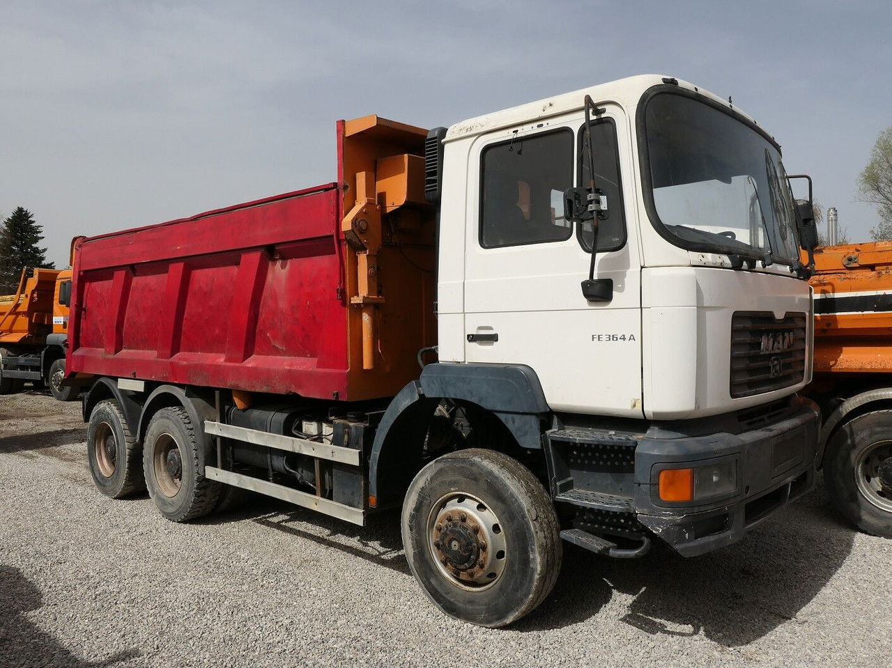 MAN TGA 33 33.364 AK - Autocarro ribaltabile: foto 1 MAN TGA 33 33.364 AK - Autocarro ribaltabile: foto 1